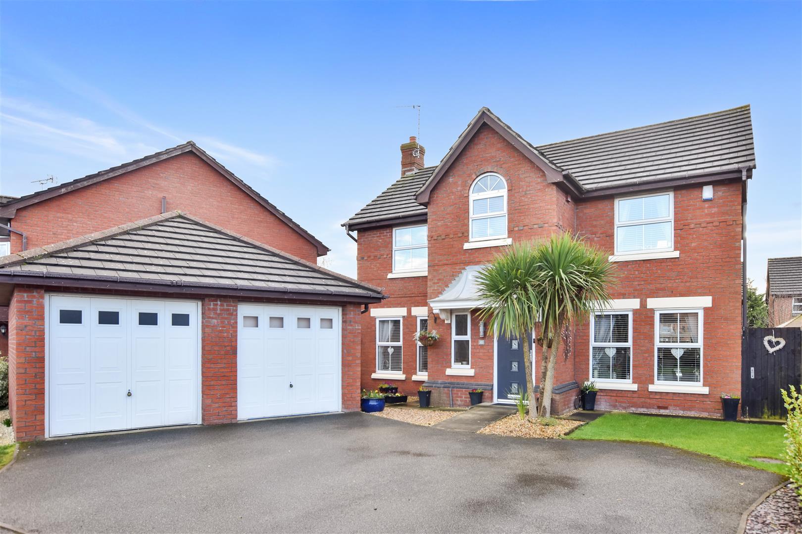 For Sale 4 Bed House detached